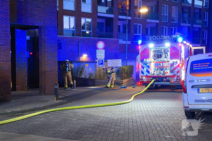 Autobrand in ondergrondse parkeergarage