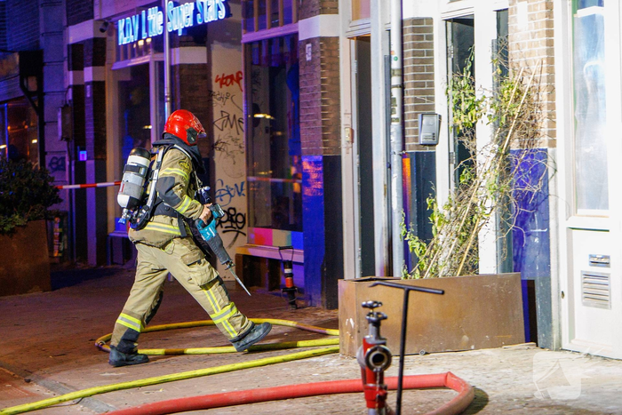 Woningbrand leidt tot evacuatie en emotionele redding van kat