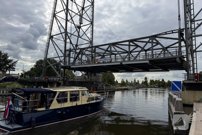 Hinder door niet sluitende brug