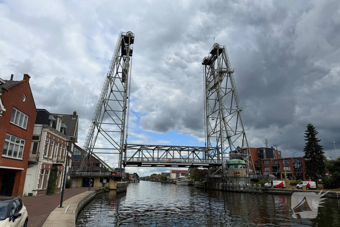 Hinder door niet sluitende brug