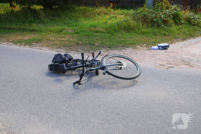 Afslaande fietser gewond bij botsing met scooterrijder