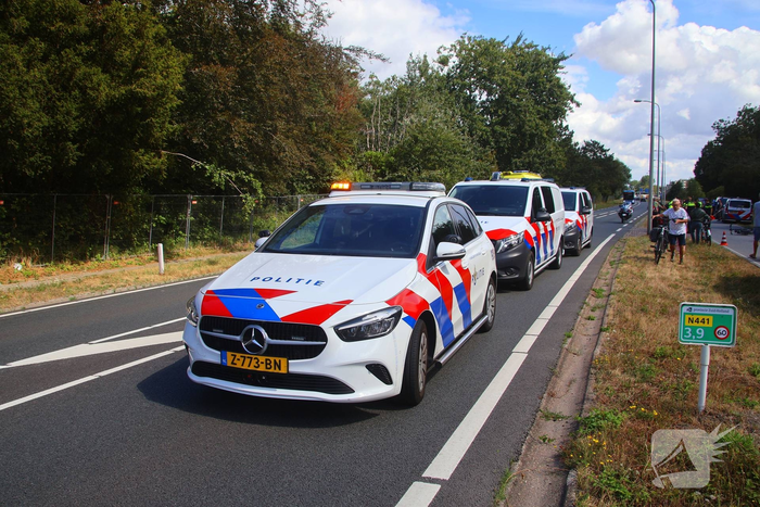 Afslaande fietser gewond bij botsing met scooterrijder