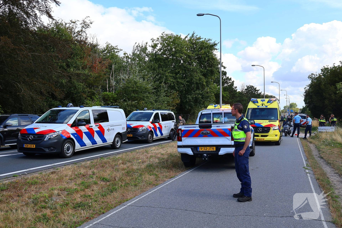 Afslaande fietser gewond bij botsing met scooterrijder