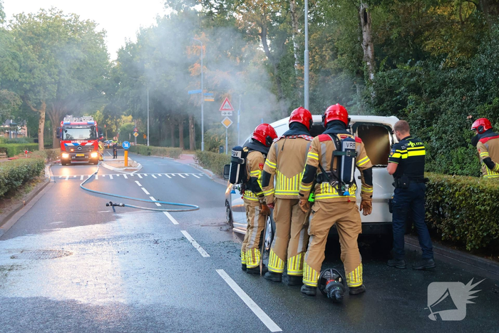Glazenwassersbusje gaat in vlammen op
