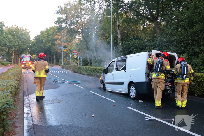 Glazenwassersbusje gaat in vlammen op