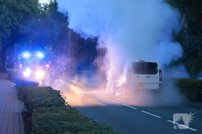 Glazenwassersbusje gaat in vlammen op
