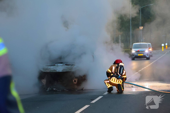 Glazenwassersbusje gaat in vlammen op