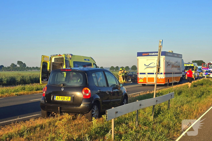 Frontale botsing leidt tot meerdere gewonden