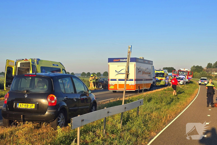 Frontale botsing leidt tot meerdere gewonden