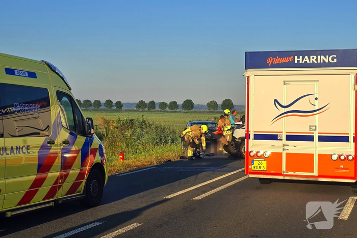 Frontale botsing leidt tot meerdere gewonden