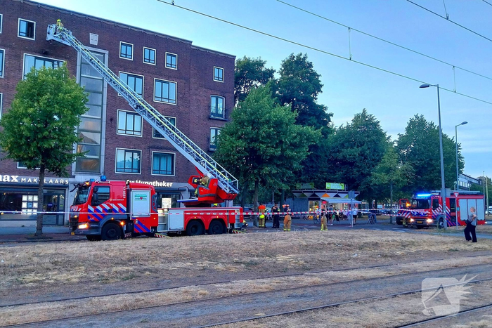 Brand in stoel ontdekt na melding van rook en vuurverschijnselen in portiekflat