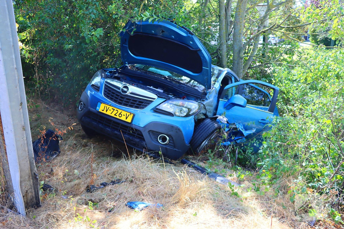 Motor en auto betrokken bij ongeval