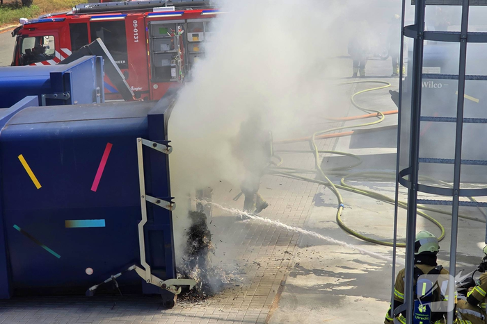 Containerbrand leidt tot grote brandweer inzet