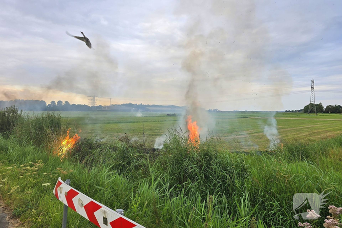 Brandweer dooft vlammen in bermen