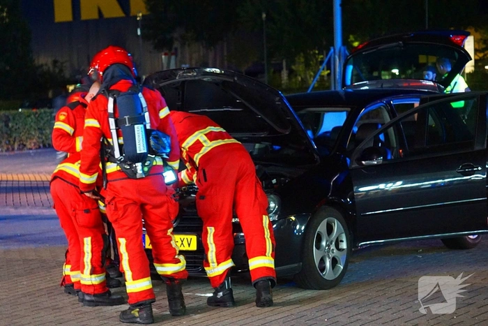 Kortsluiting leidt tot brand in voertuig