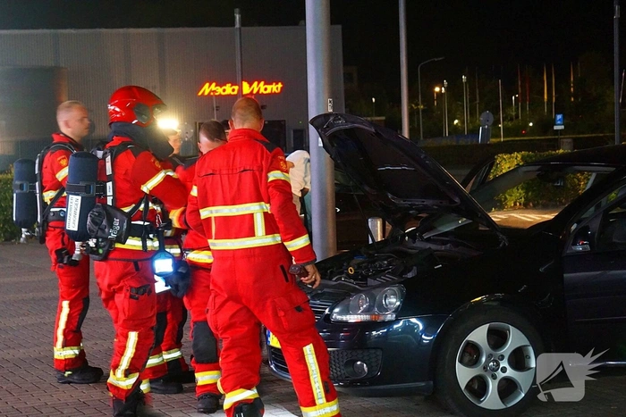 Kortsluiting leidt tot brand in voertuig