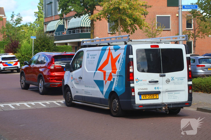 Ongeval met bestelbus en personenwagen