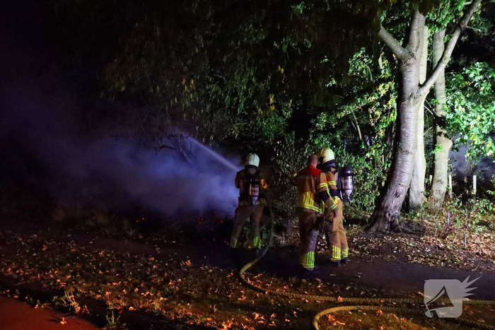 Brand in bosschages leidt tot flinke vlammenzee