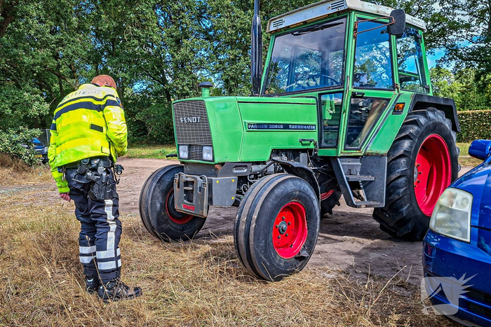 Flinke aanrijding tussen trekker en automobilist
