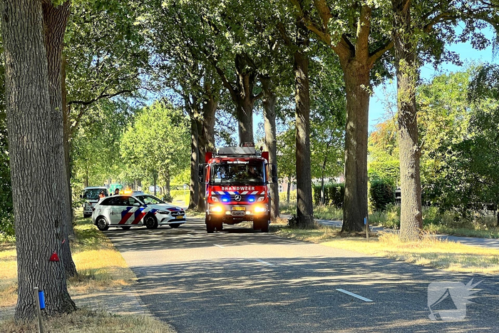 Brand in landbouwvoertuig zorgt voor wegafsluiting
