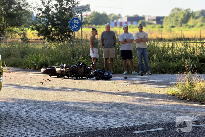Motorrijder zwaargewond bij aanrijding