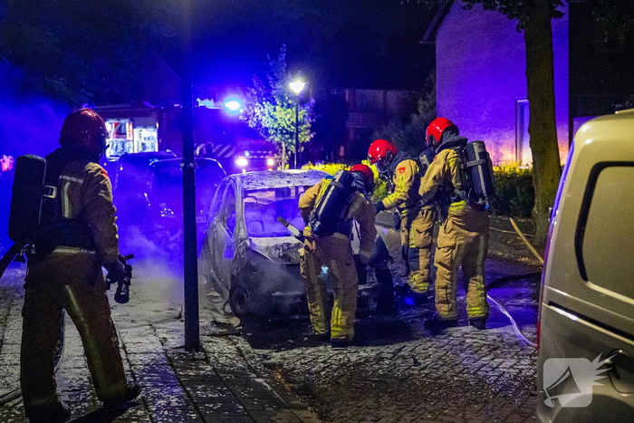 Enorme knal leidt tot autobrand