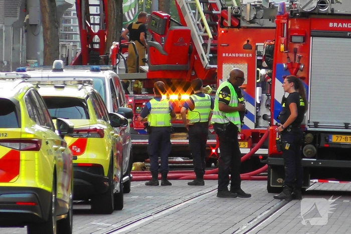 Schoorsteenbrand breid zich uit