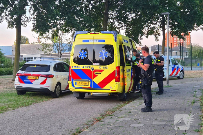Jongedame komt in water terecht