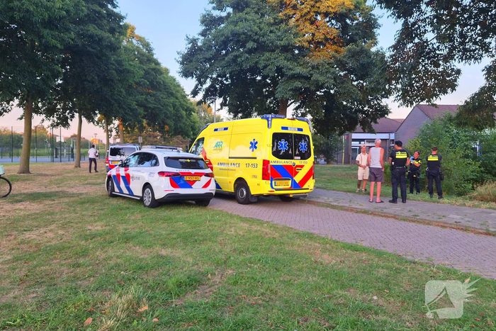 Jongedame komt in water terecht
