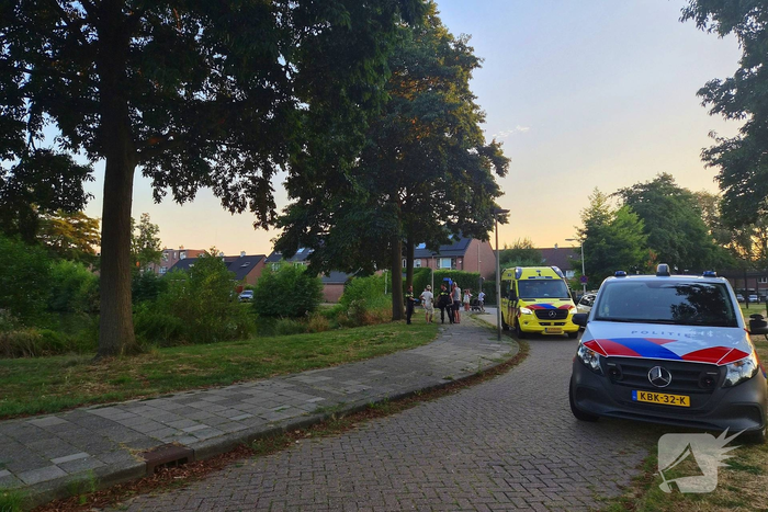 Jongedame komt in water terecht