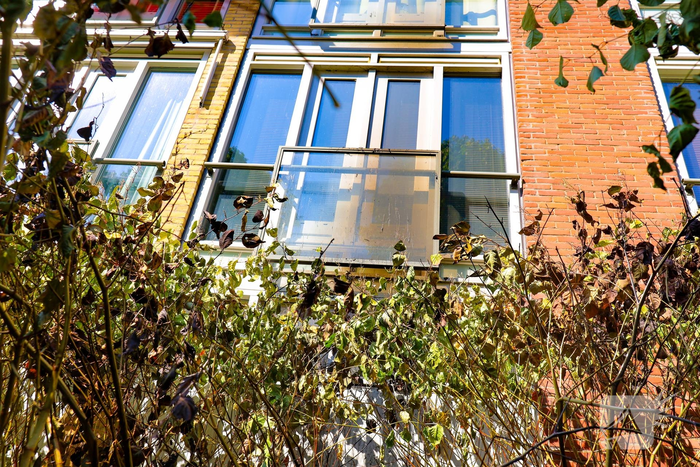 Brand onder flat zorgt voor snelle inzet brandweer