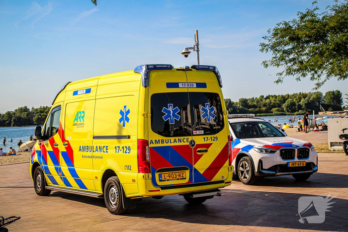 Persoon te water snel gered en nagekeken