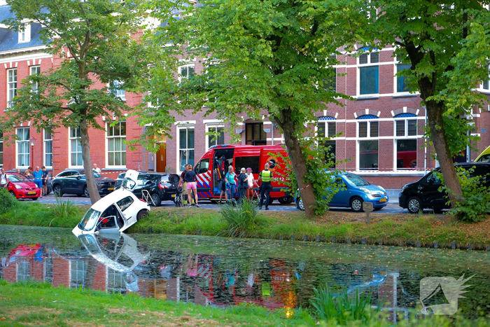 Automobiliste raakt te water bij parkeeractie