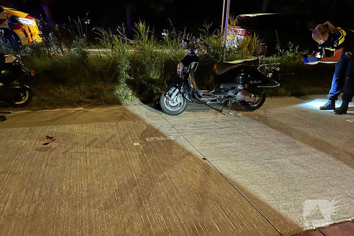 Scooterrijder zonder rijbewijs in botsing