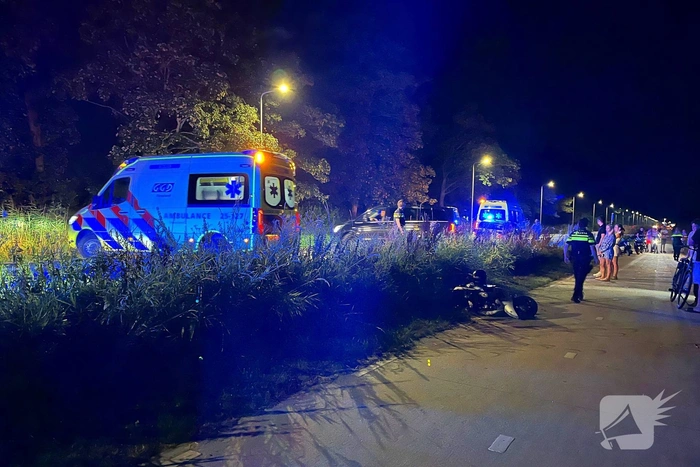 Scooterrijder zonder rijbewijs in botsing