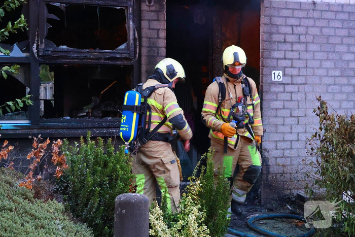 Hevige brand verwoest woning