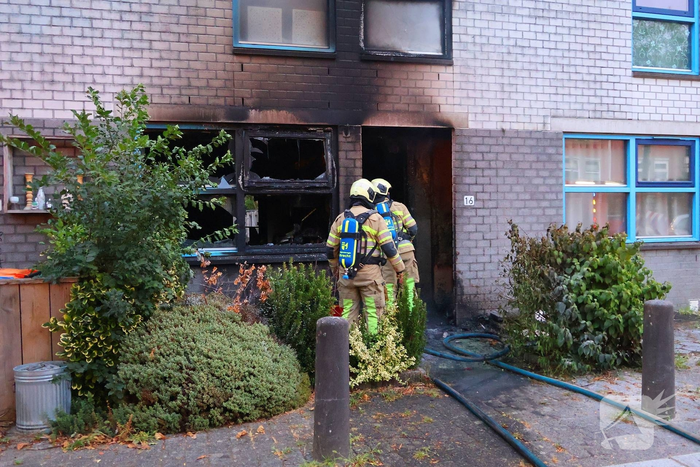 Hevige brand verwoest woning