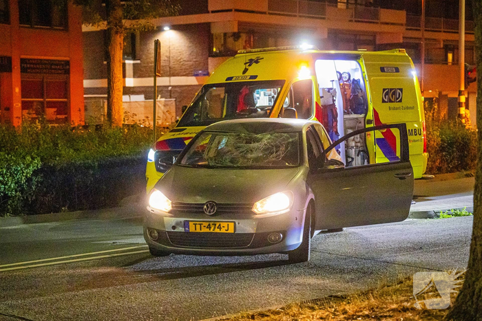 Fietser zwaargewond bij aanrijding met auto MMT opgeroepen