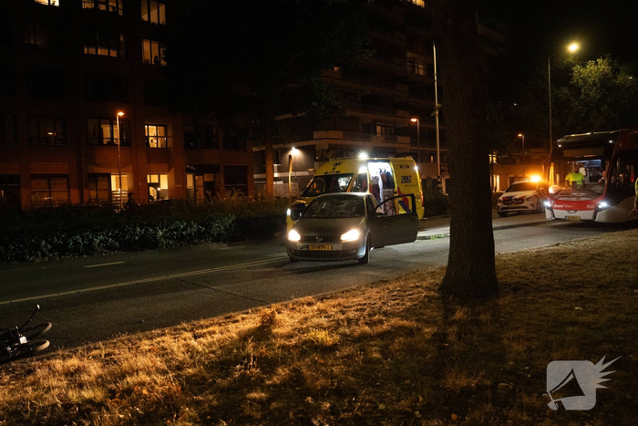Fietser zwaargewond bij aanrijding met auto MMT opgeroepen