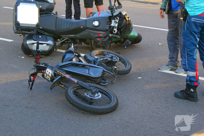 Fatbiker in botsing met motorrijder