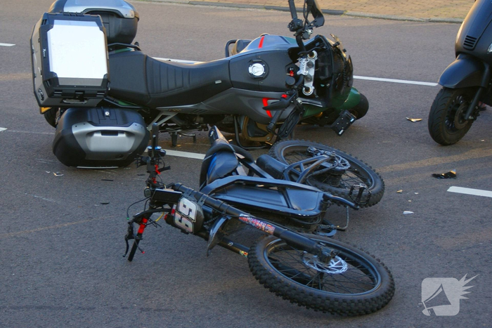 Fatbiker in botsing met motorrijder