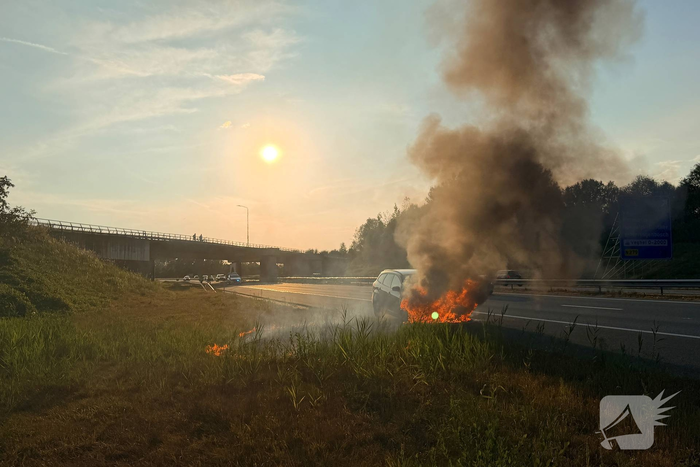 Auto in brand tijdens rit