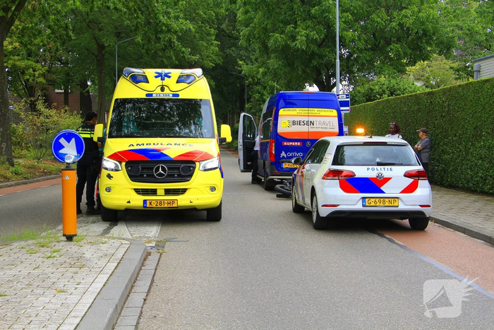 Fatbike botst op stilstaande bus