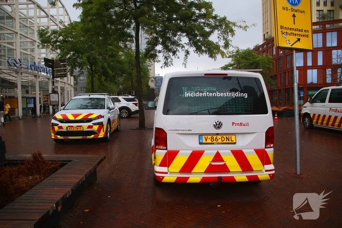 Afgebroken pantograaf zorgt voor defecte bovenleiding en uitval van treinverkeer