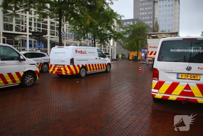 Afgebroken pantograaf zorgt voor defecte bovenleiding en uitval van treinverkeer