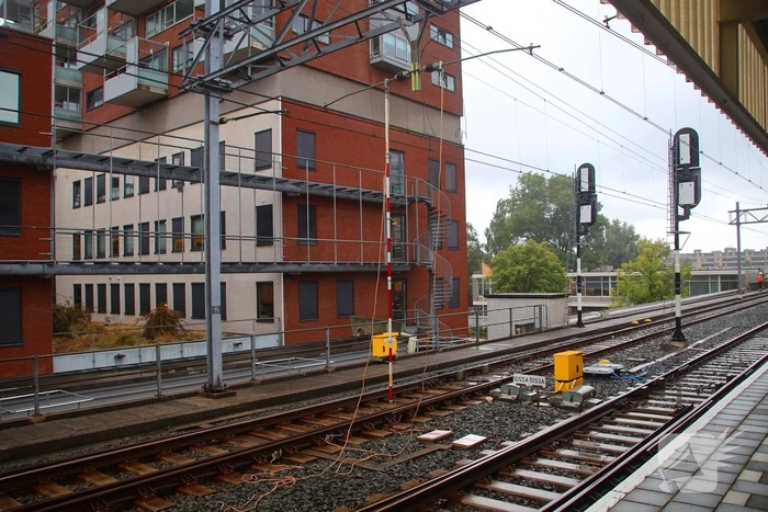 Afgebroken pantograaf zorgt voor defecte bovenleiding en uitval van treinverkeer