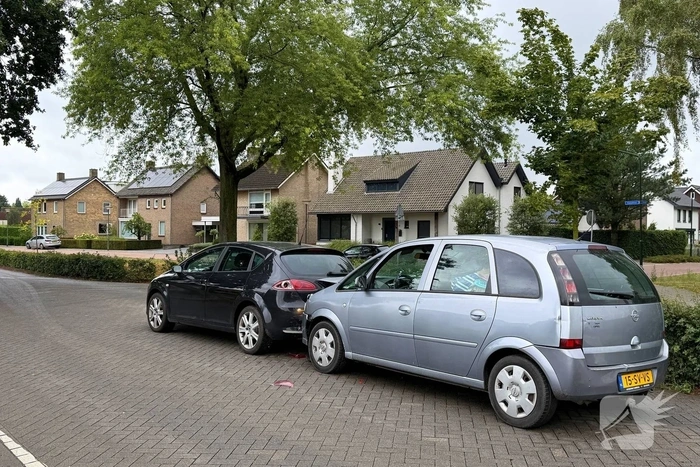 Aanrijding leidt tot gewonden en hulpverlening