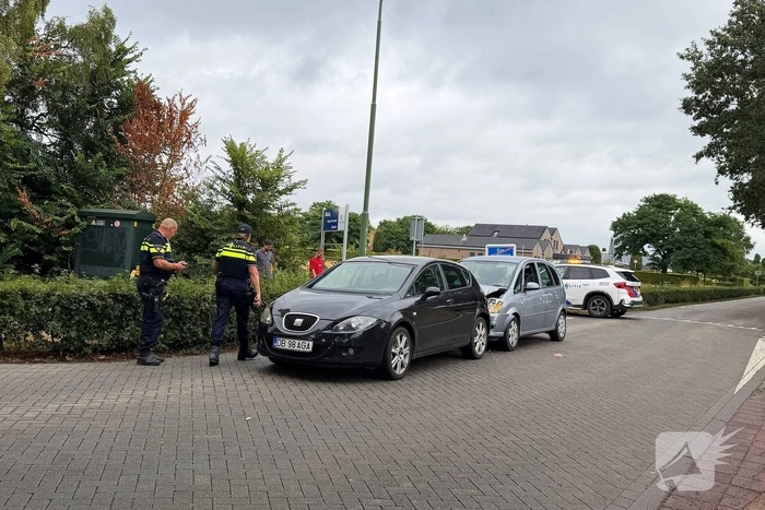 Aanrijding leidt tot gewonden en hulpverlening
