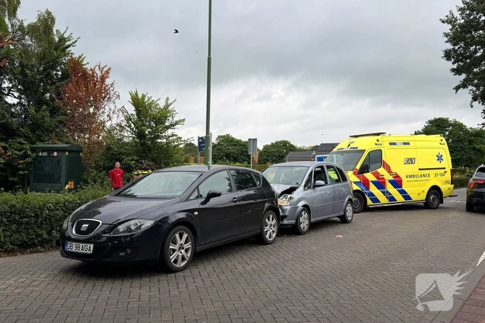 Aanrijding leidt tot gewonden en hulpverlening