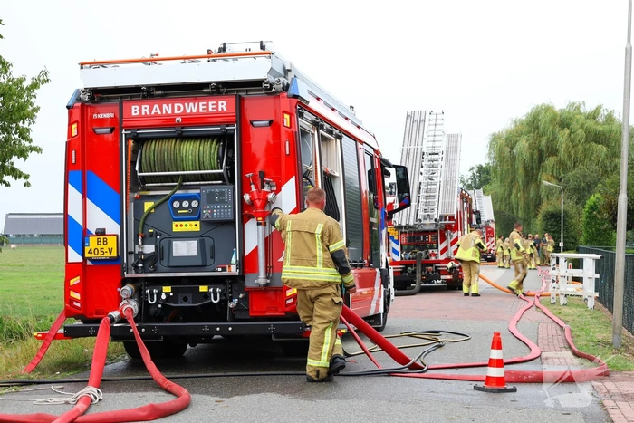 Brand in loods snel onder controle